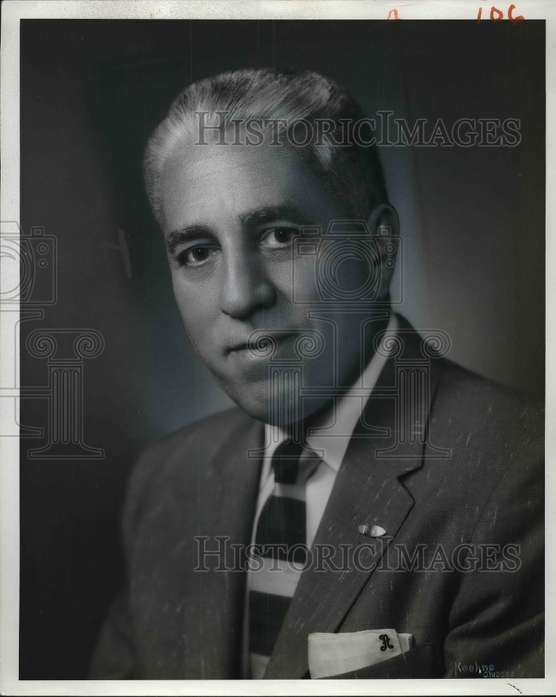 1956 Press Photo Judge Richard Austin posing for photo - Historic Images