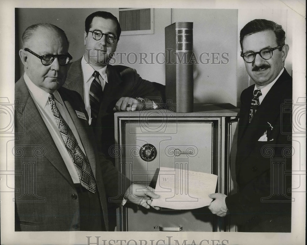 1951 Press Photo Dr. Ralph Newman, Harry A. Lynn, John Mosler, Mosler Safe Co. - Historic Images