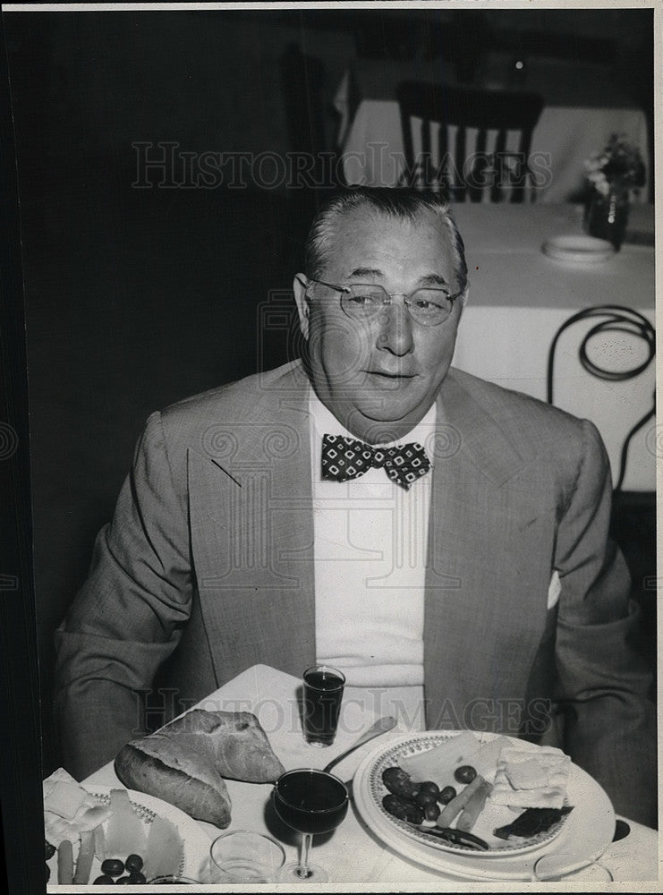 1945 Press Photo Mr Samuel Rosoff at a dinner in NYC - Historic Images