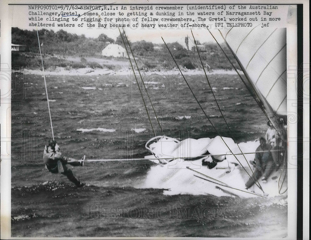 1962 Press Photo Crew Member of Australian Challenger Gretel Getting Dunked - Historic Images