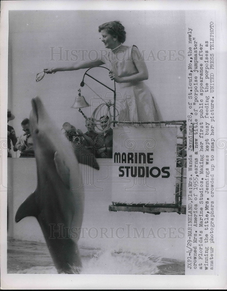 1954 Press Photo Marineland, Fla. Wanda Jennings Mrs America &amp; porpoise - Historic Images