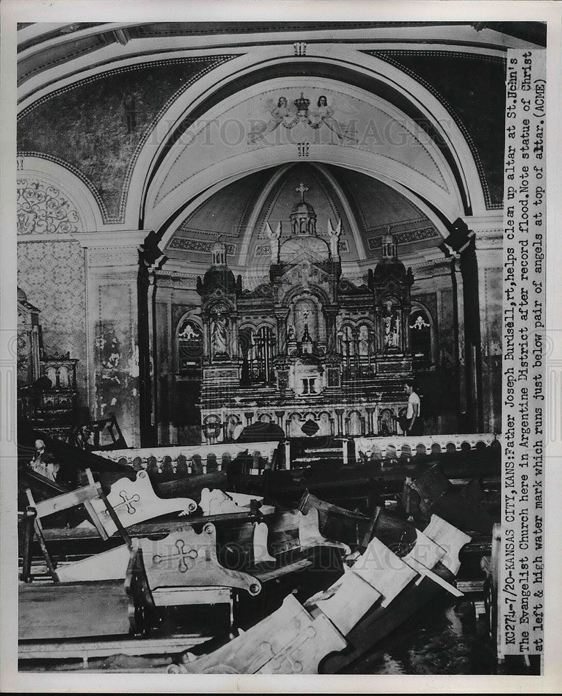 1951 Press Photo Kansas City, Mo Father Joseph Bursdell at Evangelist Church - Historic Images