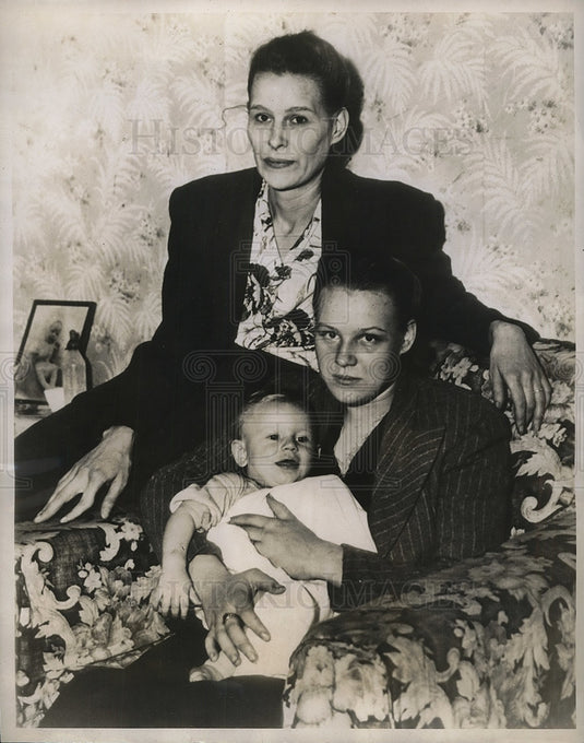 1947 NYC, Mrs Nellie Golightly & daughter married to sam man - Historic Images