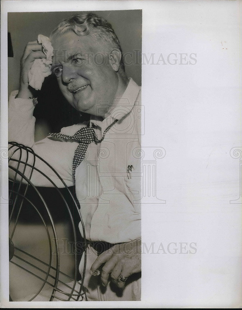 1949 Press Photo sweaty John Thomas Taylor, legislative rep. of American Legion-Historic Images
