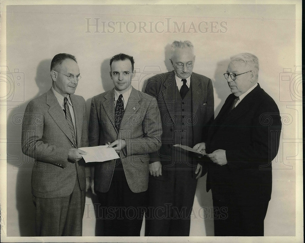 Press Photo AR Zryd,JA Gilmont,CE Carey,RS Galland &amp; new map making process - Historic Images