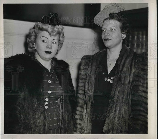 1944 Press Photo Chicago, Ill Mrs D Vimmerman & Mrs Maki at court, wed same man-Historic Images