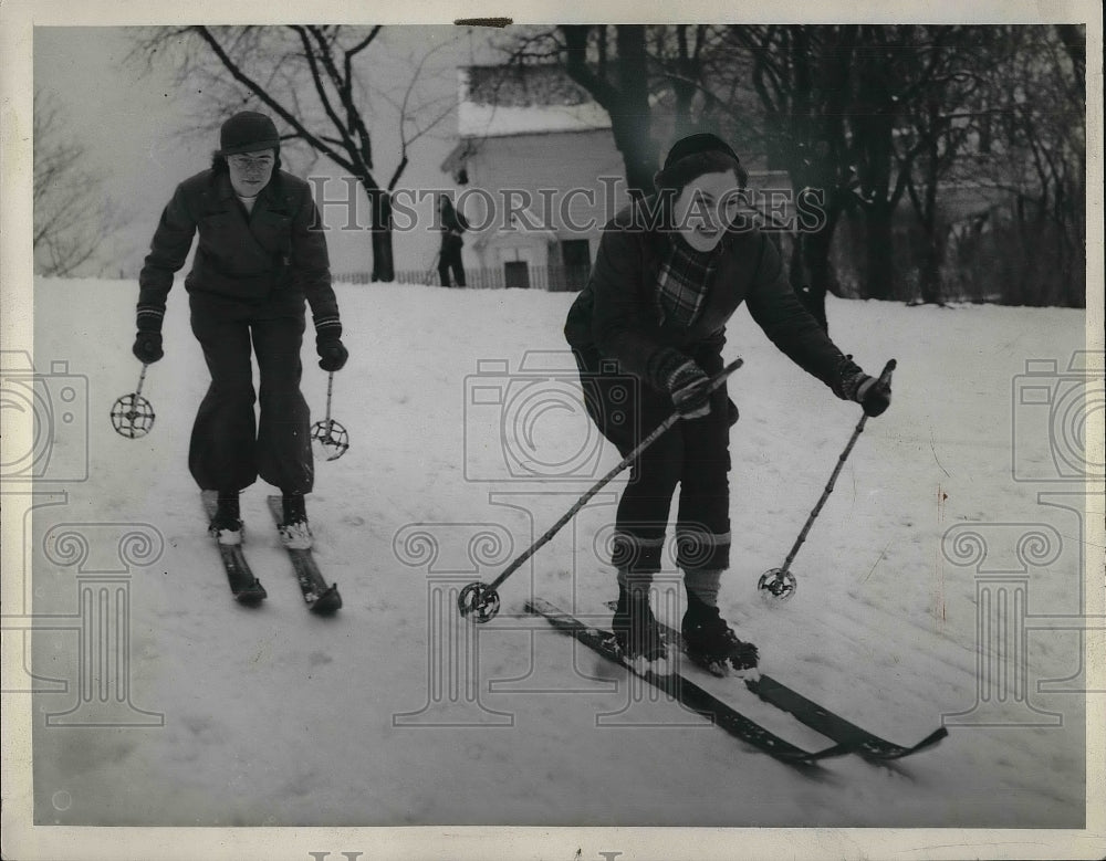 1939 Margaret Buecher and Marjie Willongley skiing - Historic Images
