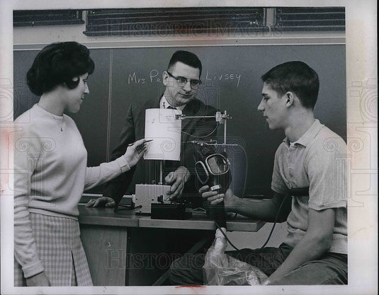 1964 Press Photo Susan Harris,Teacher Paul Holobeno & Greg Sander High School - Historic Images