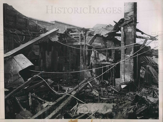 1936 Press Photo Fire Damaged Charlies Bar & Grill In Little Ferry, NJ - Historic Images