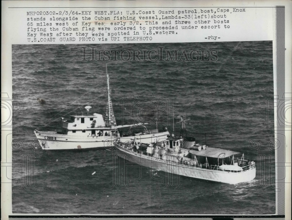 1964 Press Photo US Coast Guard boat, Cape Knox, escorts Cuban ship Lambda-33 - Historic Images