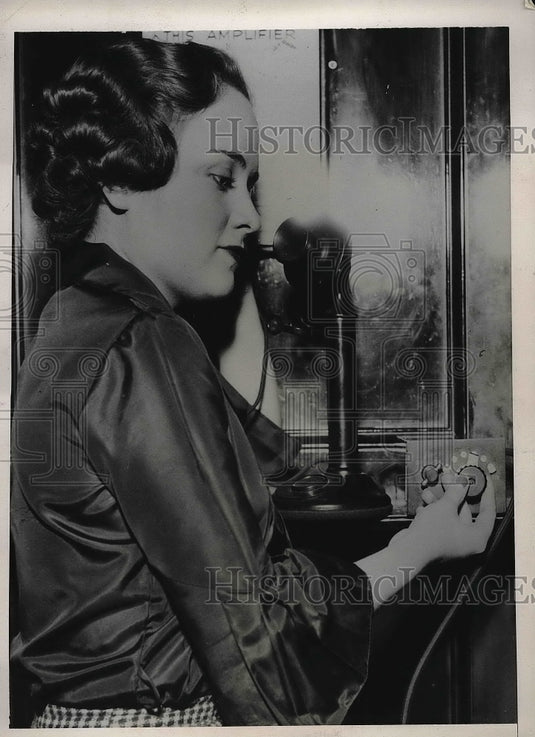 1936 Press Photo Miss Grace Nelson Using Amplifying Device - Historic Images