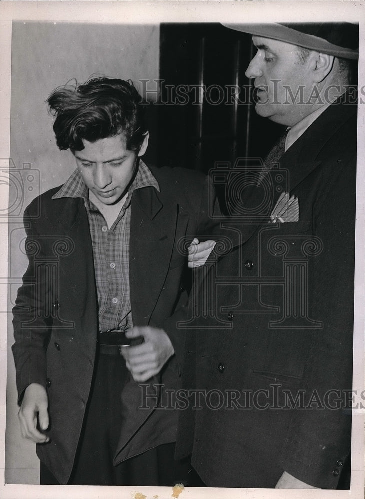 1944 Press Photo Frank Macias, 16, helped ship trunk containing body - neb15365 - Historic Images