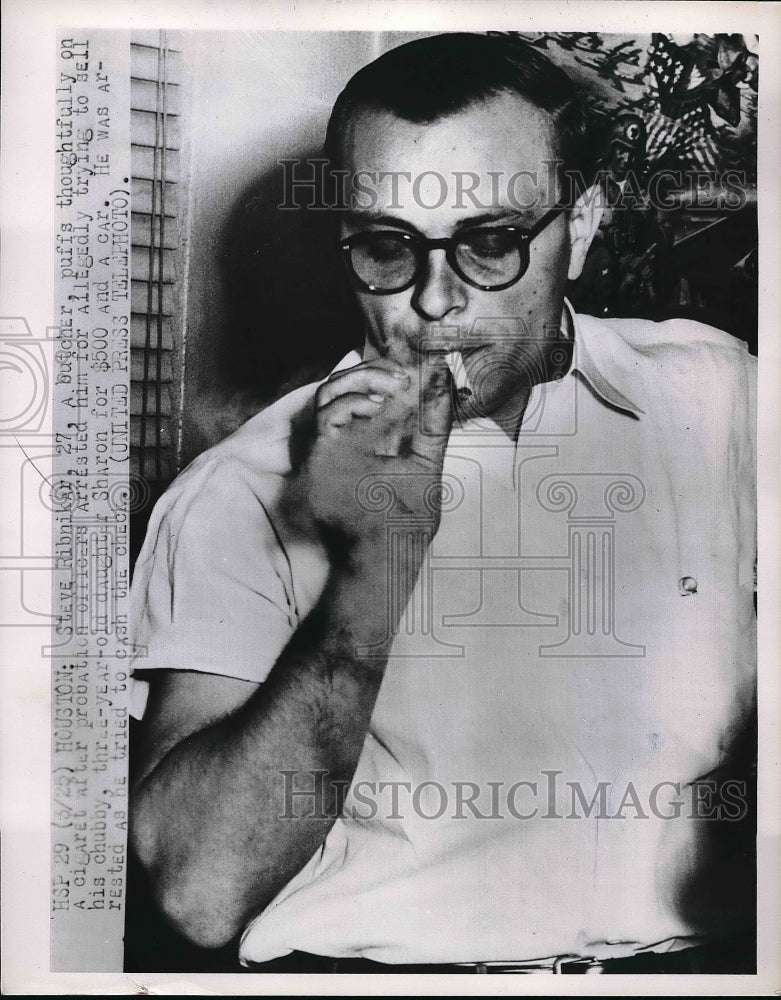 1952 Press Photo Steve Ribnikar, after being arrested for selling his daughter - Historic Images