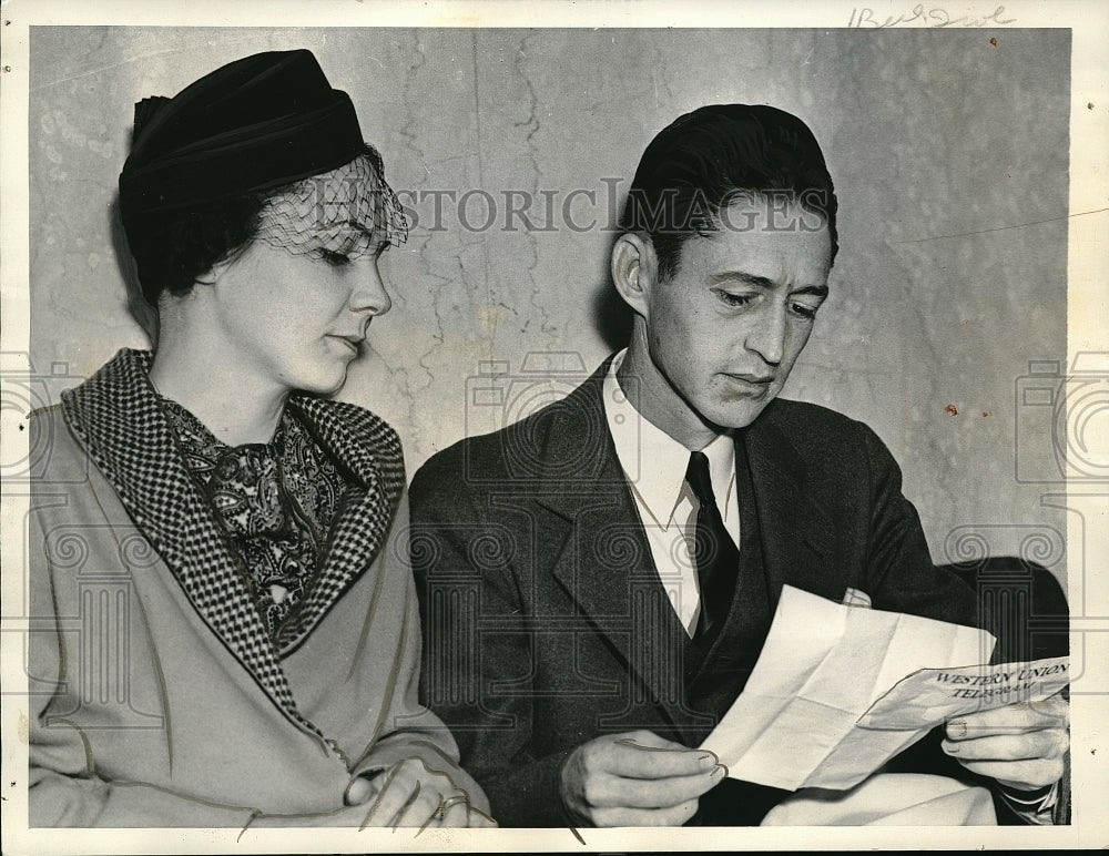 1936 Press Photo Mr . and Mrs James Henderson at Supreme court - Historic Images