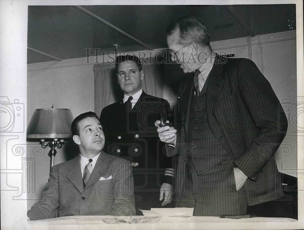 1944 Press Photo Fourth War Loan Drive aboard Liberty Ship SS American Mariner - Historic Images