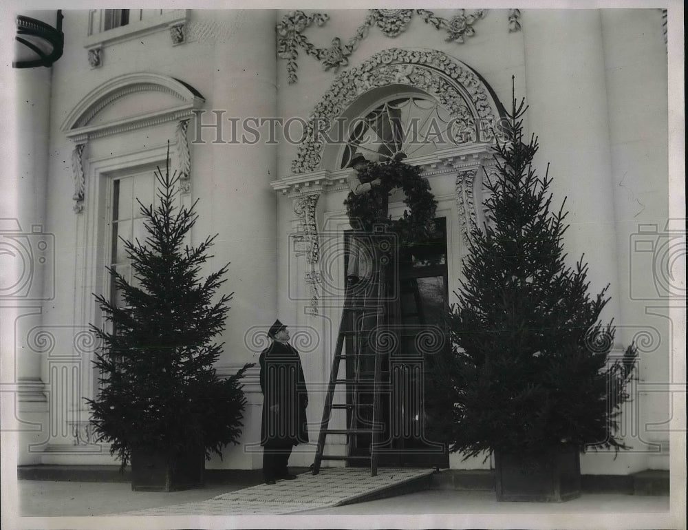 1938 Press Photo White House Decorated For Upcoming Christmas Season - neb16194-Historic Images
