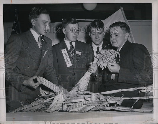 1948 Press Photo Winners 4-H Crop awards grains Leroy Cochring, Tripp, Raymond - Historic Images