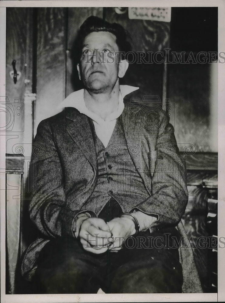 1938 John Grosick Recaptured by Detectives - Historic Images