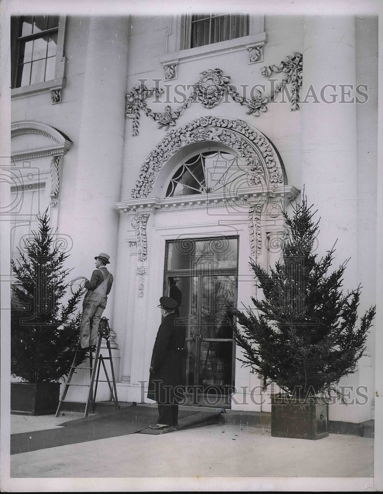1935 Press Photo Christmas Trees at White House Entrance, Washington D.C. - Historic Images