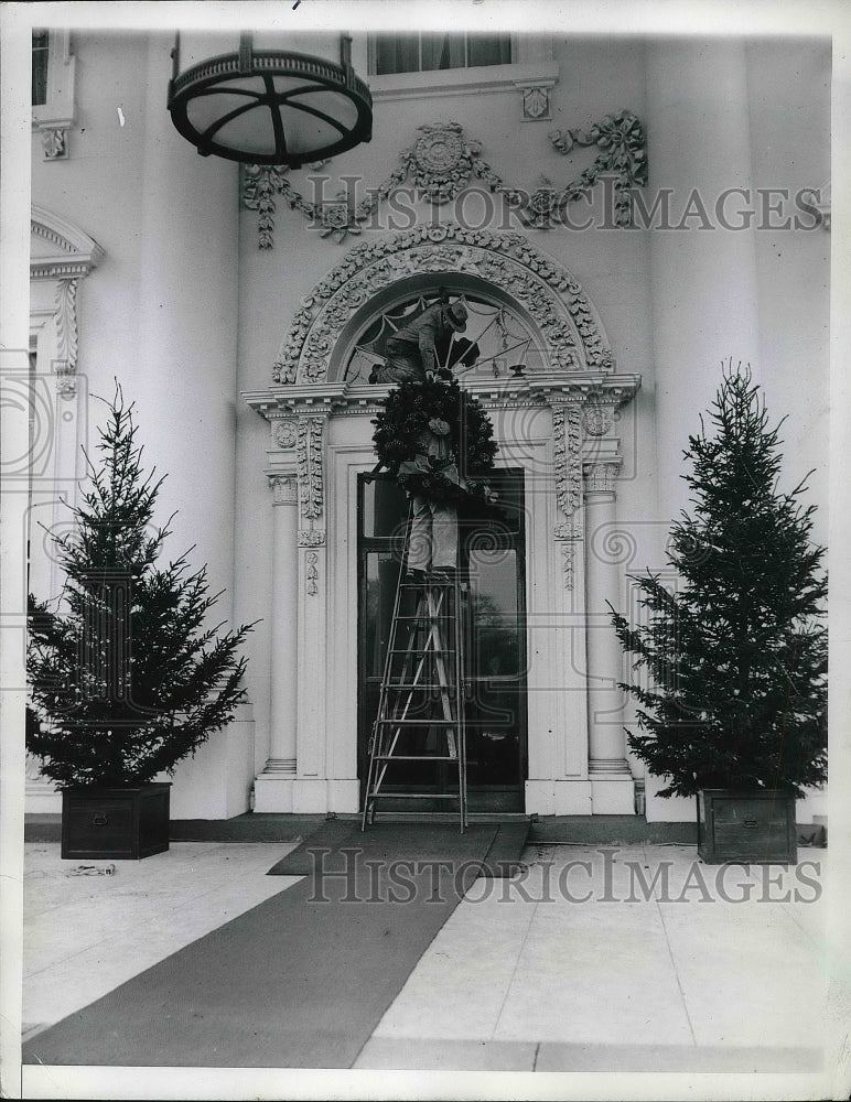 1934 Press Photo Decorating White House, Christmas Trees, Washington, D.C. - Historic Images