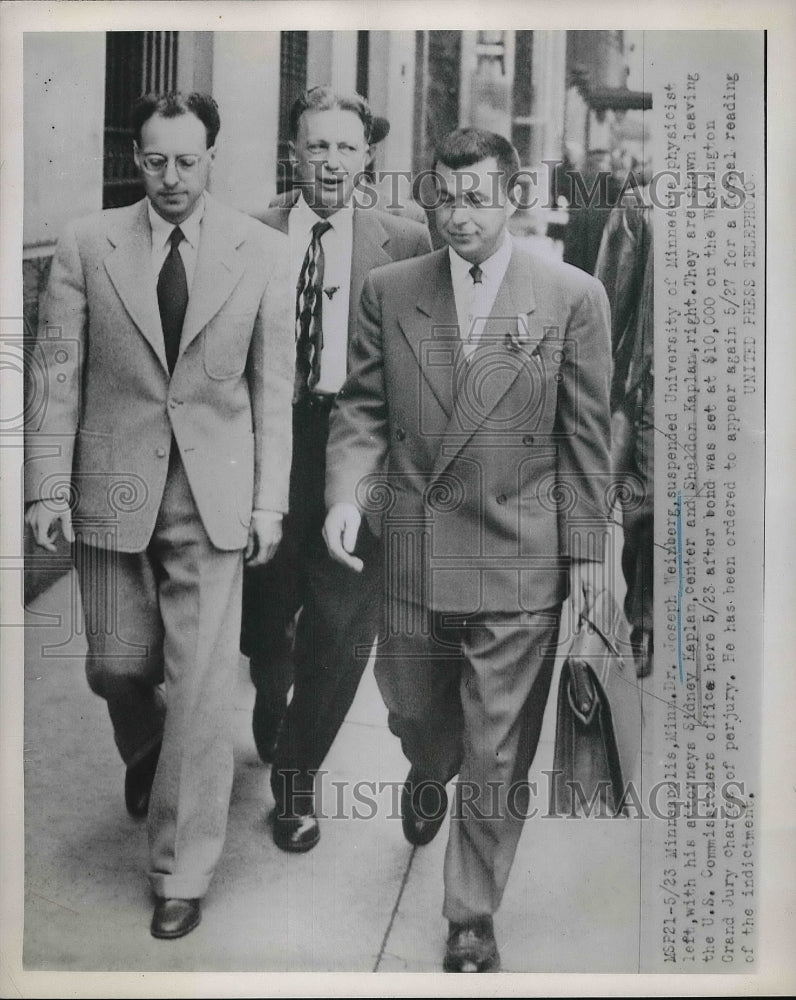 1952 Suspended Physicist Dr Joseph Weinberg With Attorneys - Historic Images