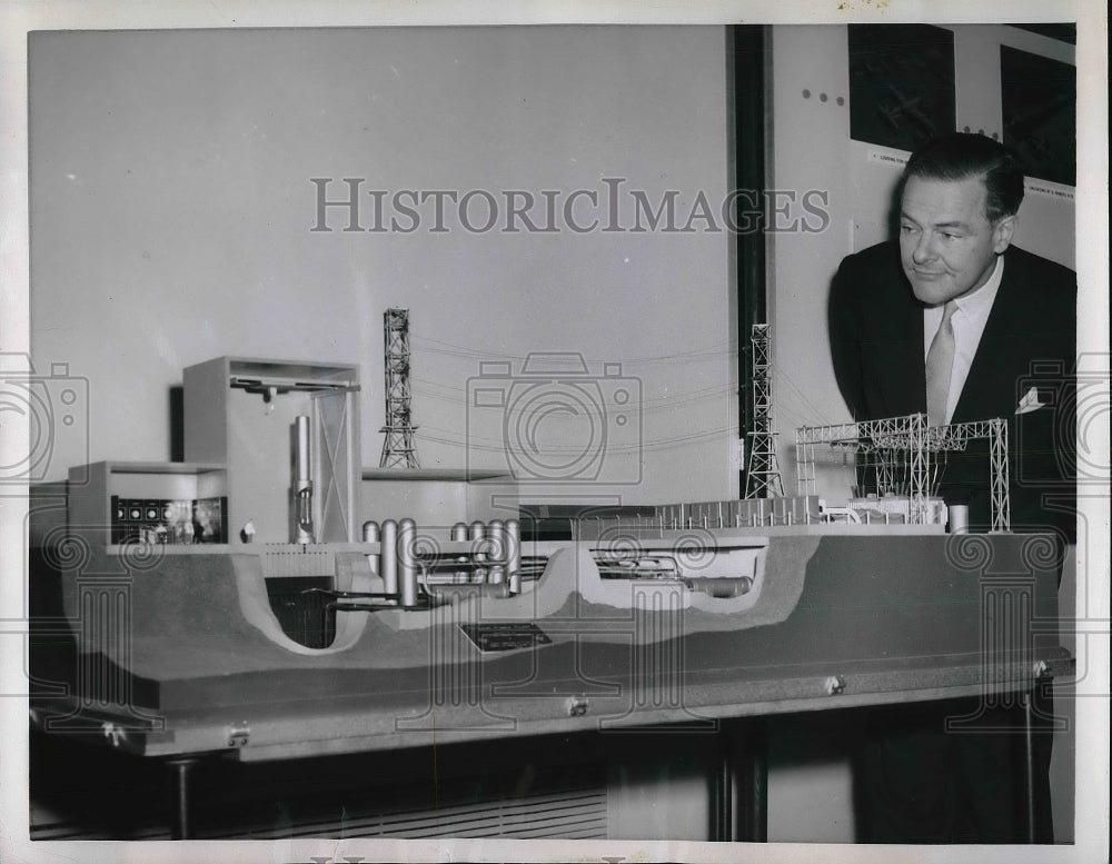 1954 US Amb Henry C Lodge &amp; model of Nuclear Power station at the UN - Historic Images