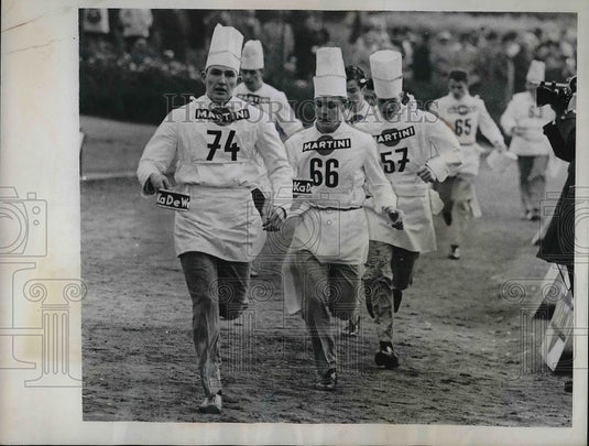 1962 Press Photo West Berlin, Waiter Derby for "Cooks" Club of 1941 - neb16856 - Historic Images