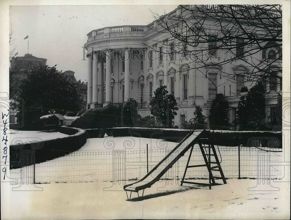 1939 Press Photo Snow Covered Grounds at White House - Historic Images