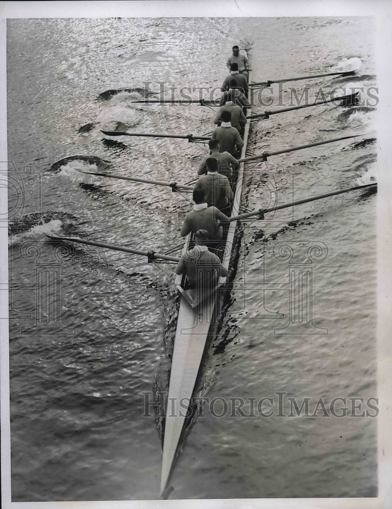 1938 US Naval Academy crew in workout at Annapolis, Md  - Historic Images