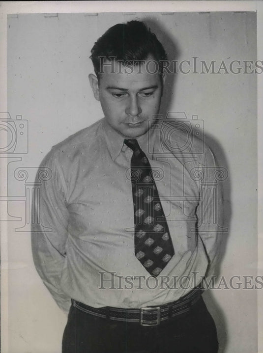 1937 Walter "Dudty" Rhodes in ncustody for wife's death in Iowa-Historic Images