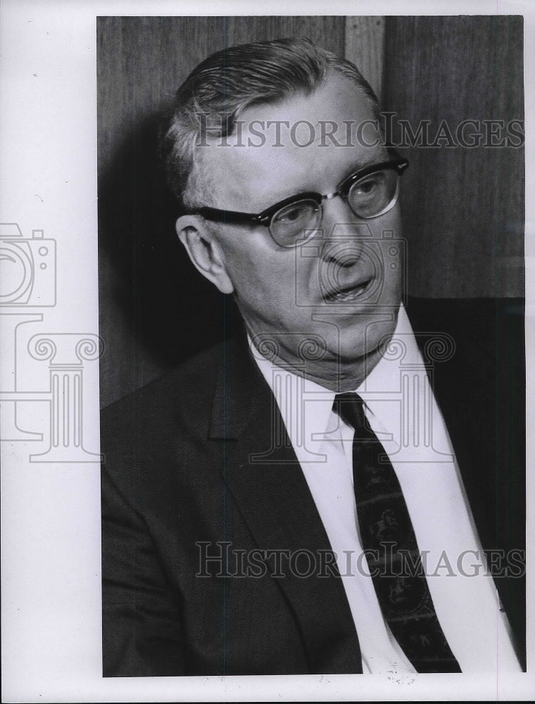 1967 Press Photo Mr Ralph Locher of Cleveland, Ohio - Historic Images