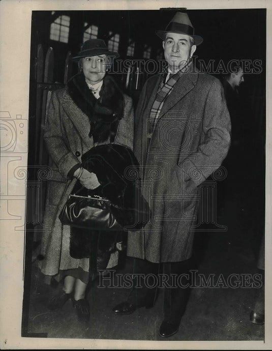 1939 Press Photo Brig. Gen Clarence Ridley & wife arrive in NYC-Historic Images
