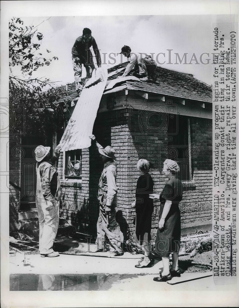 1949 Amarillo, Tx Mrs Walcott &amp; crew clean up her home after tornado - Historic Images