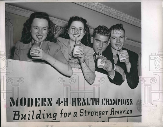 1945 Eleandry Chapman, Louise hale 4 - Historic Images