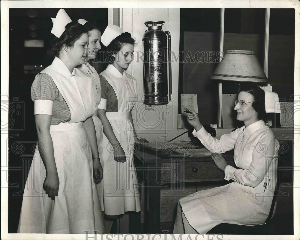 1941 Press Photo Nurses Arline Hawk, Ruth Shiver, Christine Whitmore-Historic Images