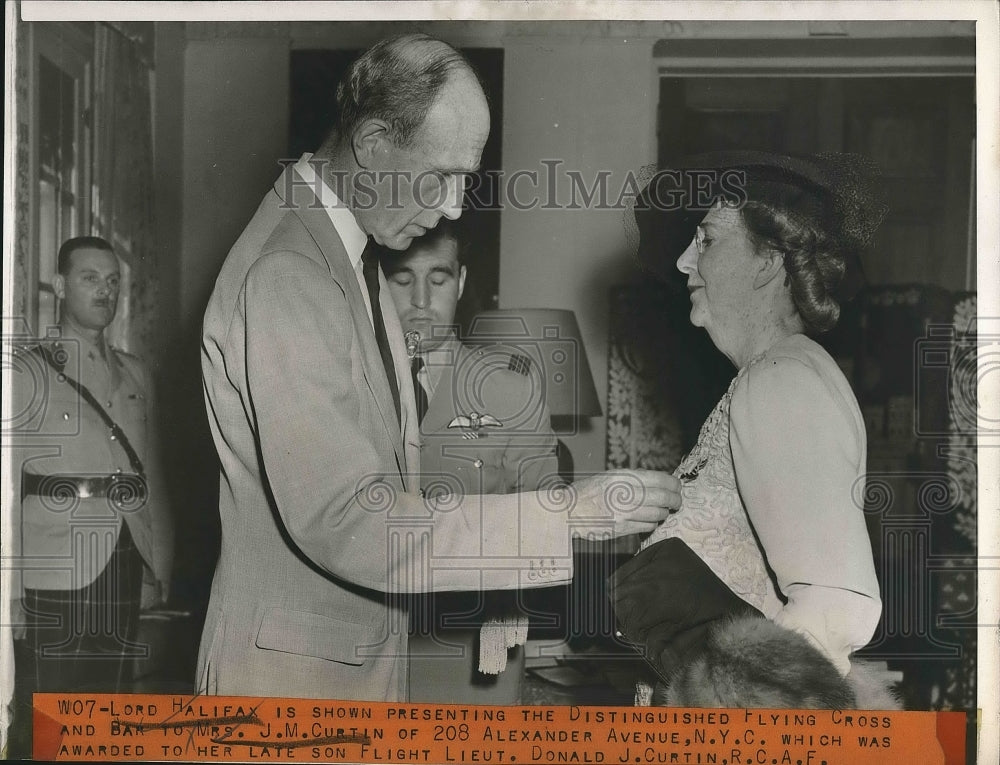 1944 Press Photo Lord Halifax Presents Distinguished Flying Cross-Historic Images