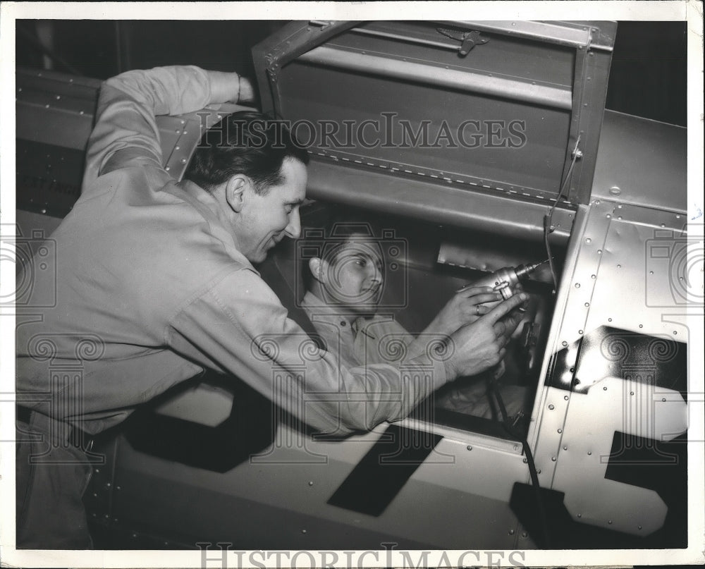 1943 Robert Snoddy, Joe Tovares, Brooks Sub Depot Engineering-Historic Images