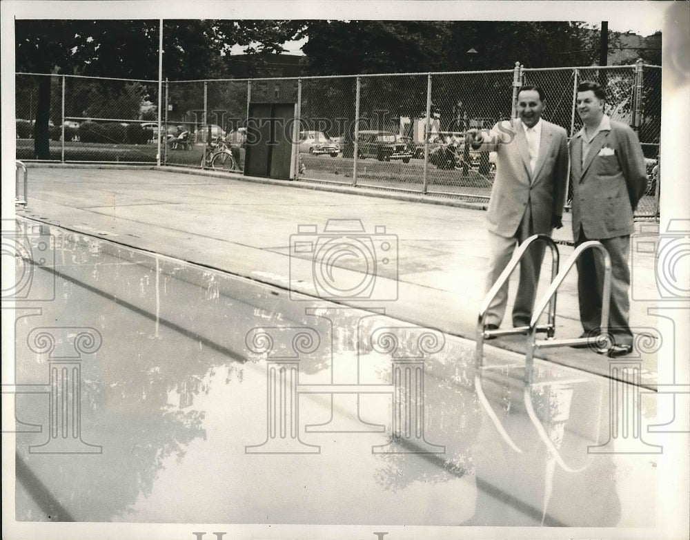 1954 Press Photo John Nagy Paul Lillie Lincoln Pool City Park - Historic Images