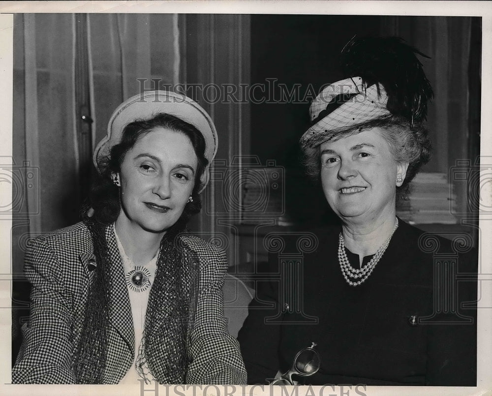 1948 Press Photo Mrs. Henry Wallace &amp; Mrs. Glen Taylor In New York - Historic Images