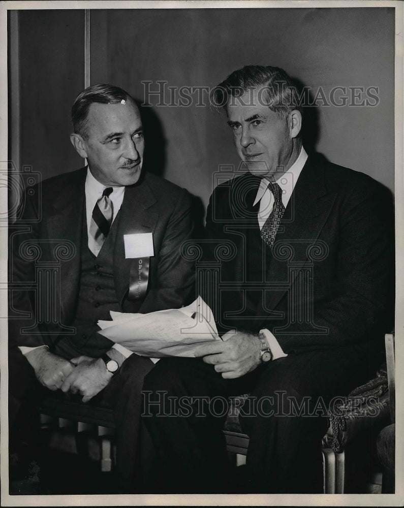 1945 Press Photo William Witherow, Blaw-Knox Co., Henry Wallace, Sec. Commerce - Historic Images