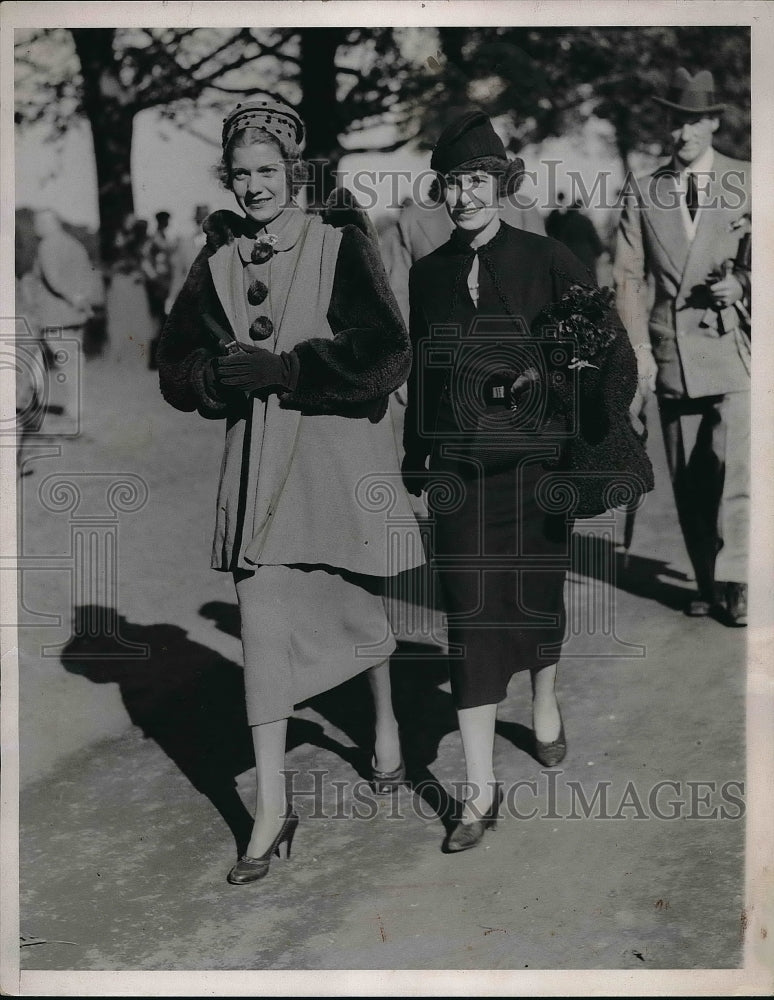 1936 Press Photo Mrs. William Morsan & Mrs. Anthony D. Biddle During Polo Game - Historic Images