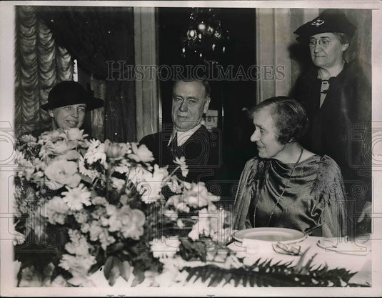 1937 Mrs. Franklin D. Roosevelt, Robert O'Brien and Dr Maude Royden - Historic Images