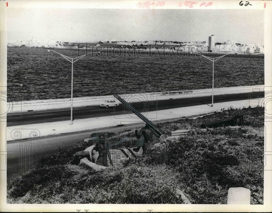 1966 Press Photo Gun Installation tha had Correspondent Kidd expelled from Cuba - Historic Images