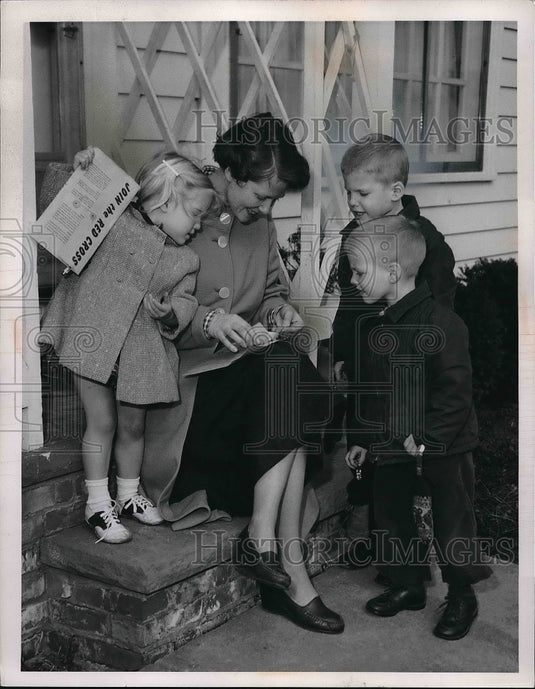 1957 Press Photo Red Cross Mrs. Robert R. Augsburger, Davis & John - neb19908 - Historic Images