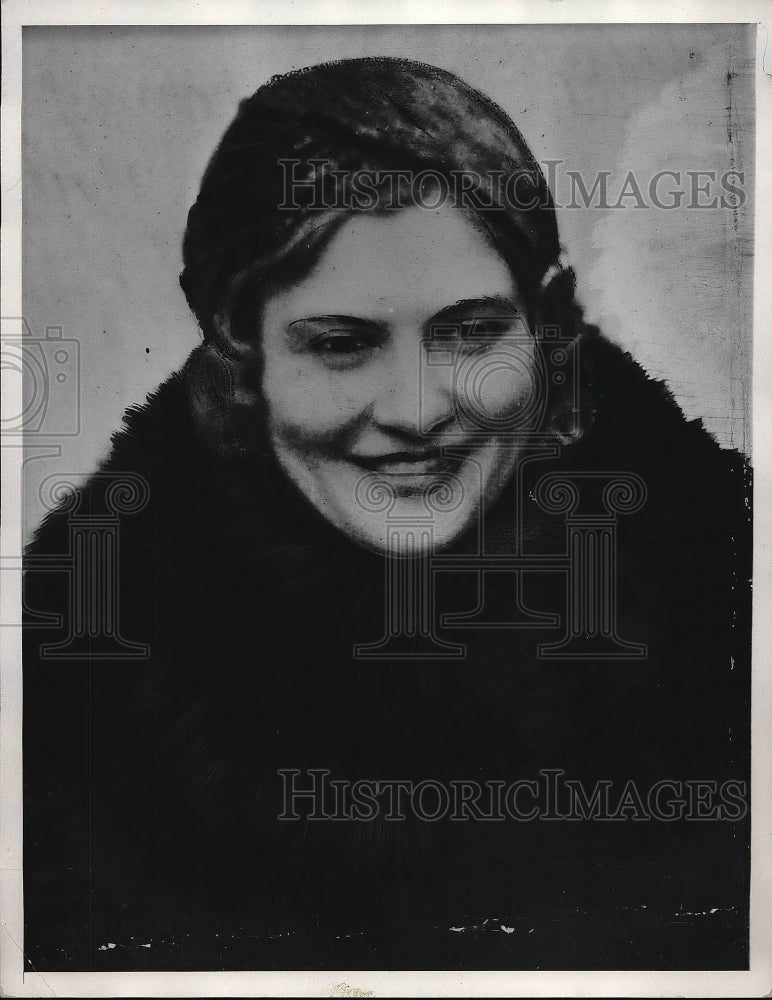 1933 Minnie Ruth Judol Standing With Coat On - Historic Images