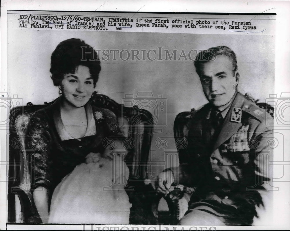 1960 Press Photo Persian Family, The Shah of Iran, Wife Queen Farah, Son Rezi-Historic Images