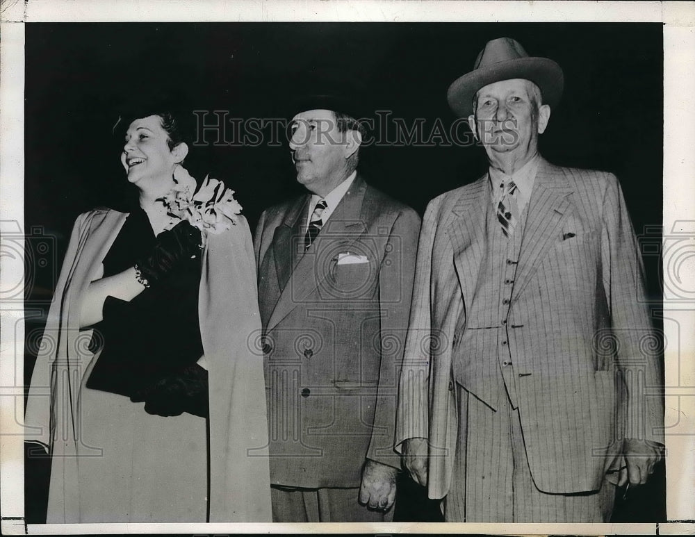 1944 Press Photo Senator Claude Pepper and Mrs. Pepper, Col. James W. Flanagan - Historic Images