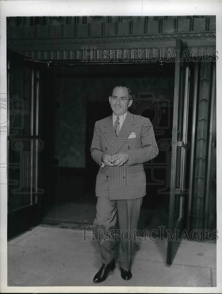 1945 Press Photo Aaron Blun Indicted for Gambling &amp; Bribery - Historic Images