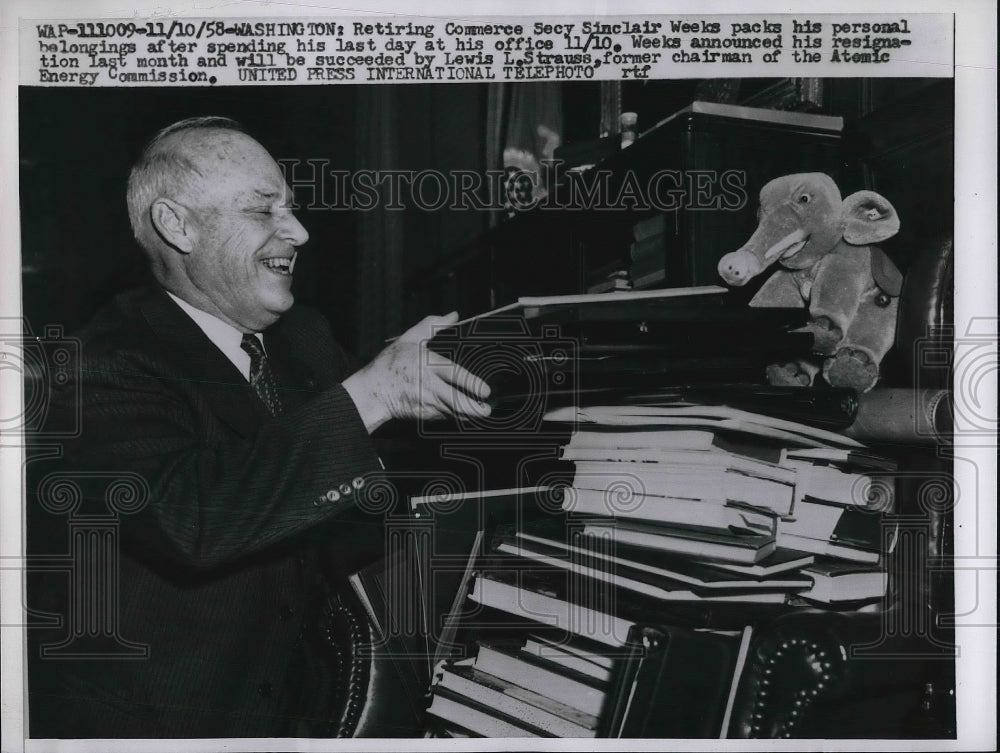 1958 Retiring Commerce Secretary Sinclair Weeks Packs - Historic Images