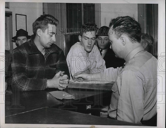 1947 Press Photo ex-cons Buford Sennett, Robert Milburn, hitchhike killers - Historic Images
